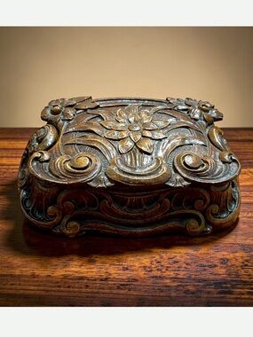 Syroco Wood Vintage Carved Wood Trinket Box